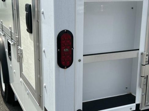 New 2024 Ford E-450 and Econoline 450 Super Duty w/ Power Windows & Locks Group image 13