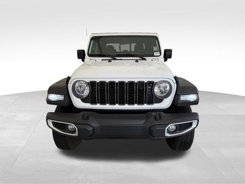 Used 2025 Jeep Gladiator Sport AWD/4WD image 4