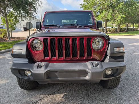 Used 2021 Jeep Wrangler Sport w/ Technology Group AWD/4WD image 2