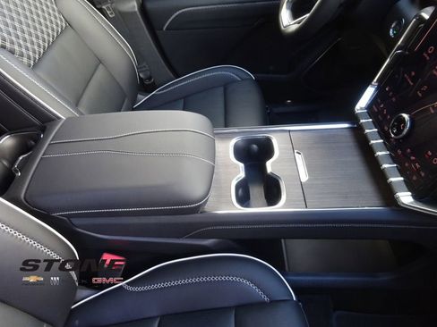 New 2026 GMC Acadia Denali FWD image 18