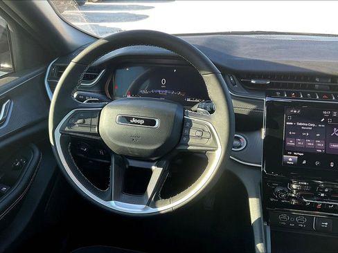 New 2025 Jeep Grand Cherokee Altitude image 20