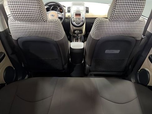 Used 2010 Kia Soul ! FWD image 32