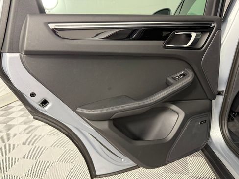 New 2025 Porsche Macan image 28