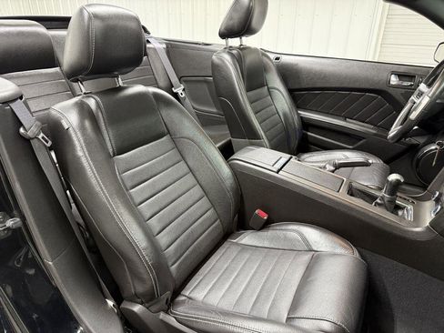 Used 2010 Ford Mustang GT RWD image 35