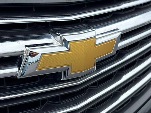 Used 2023 Chevrolet Traverse LT FWD image 14