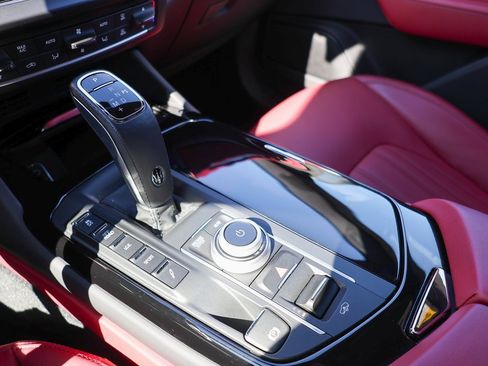 Used 2022 Maserati Levante Modena image 19