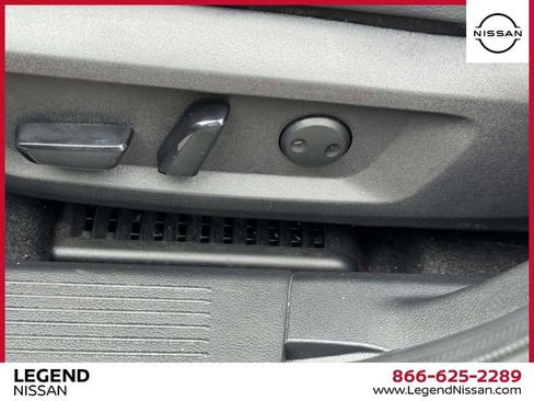 Used 2023 Nissan Rogue SL w/ SL Premium Package image 15