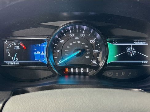 Used 2017 Ford Explorer XLT w/ Equipment Group 202A image 12