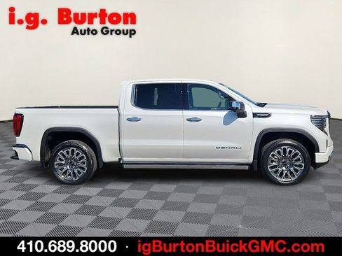 Used 2023 GMC Sierra 1500 Denali Ultimate AWD/4WD image 7
