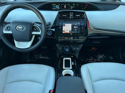 Certified 2017 Toyota Prius Four w/ Premium Convenience Package image 12