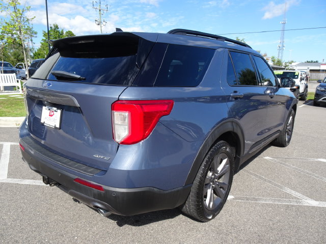 Used 2021 Ford Explorer XLT w/ Equipment Group 202A AWD/4WD image 4