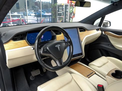 Used 2021 Tesla Model X Long Range AWD/4WD image 3