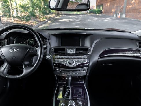 Used 2019 INFINITI Q70 Luxe RWD image 57