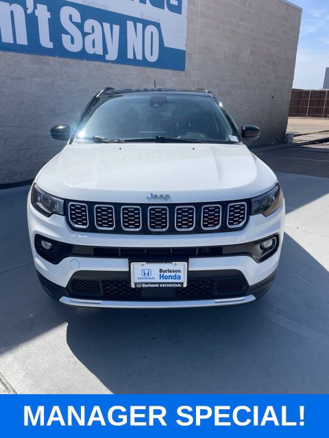 Used 2025 Jeep Compass Limited AWD/4WD image 2