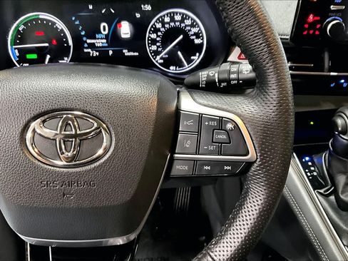 Certified 2023 Toyota Sienna Limited AWD/4WD image 25