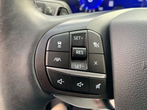 Certified 2020 Ford Explorer Platinum w/ Premium Technology Package image 31