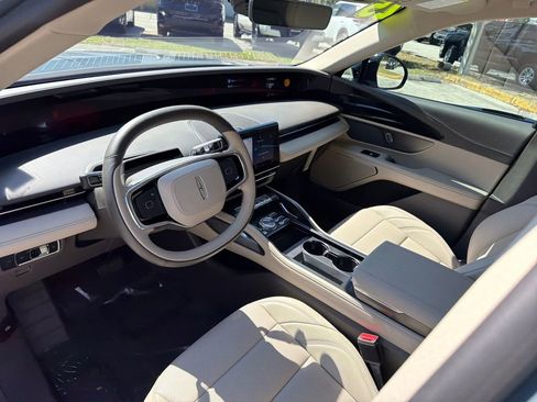 Used 2025 Lincoln Nautilus Premier AWD/4WD image 12