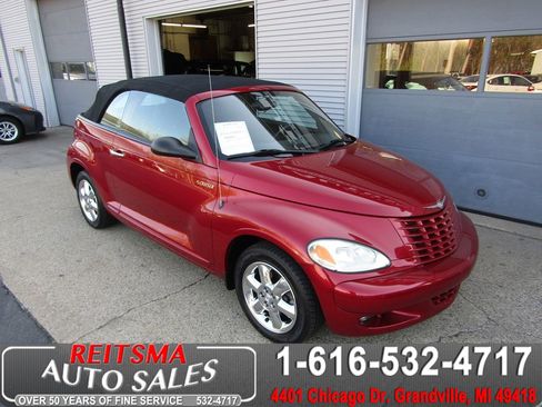 Used 2005 Chrysler PT Cruiser Touring FWD image 1
