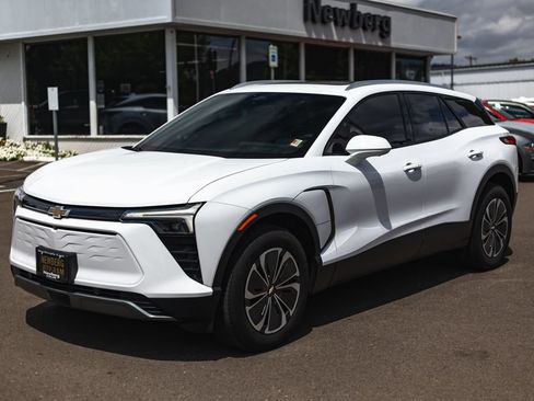 Used 2024 Chevrolet Blazer EV LT AWD/4WD image 4