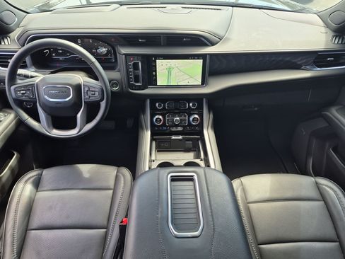 Used 2024 GMC Yukon XL Denali AWD/4WD image 28