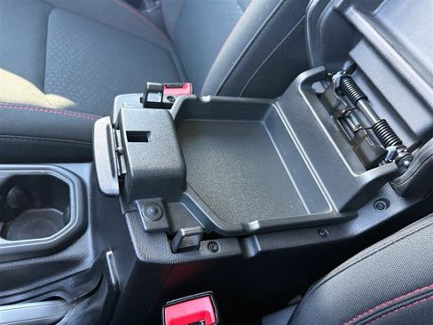 Used 2018 Jeep Wrangler Unlimited Rubicon image 28