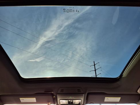 New 2026 Volkswagen Tiguan SE R-Line image 5