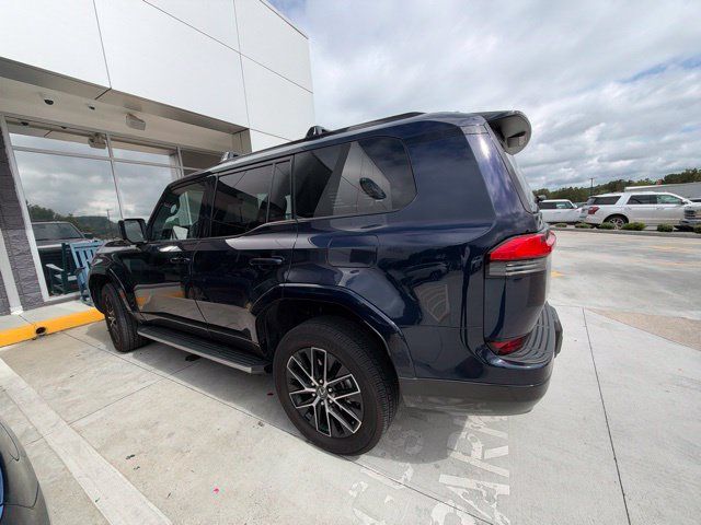 Used 2025 Lexus GX 550 w/ Accessory Package (2T) AWD/4WD image 30