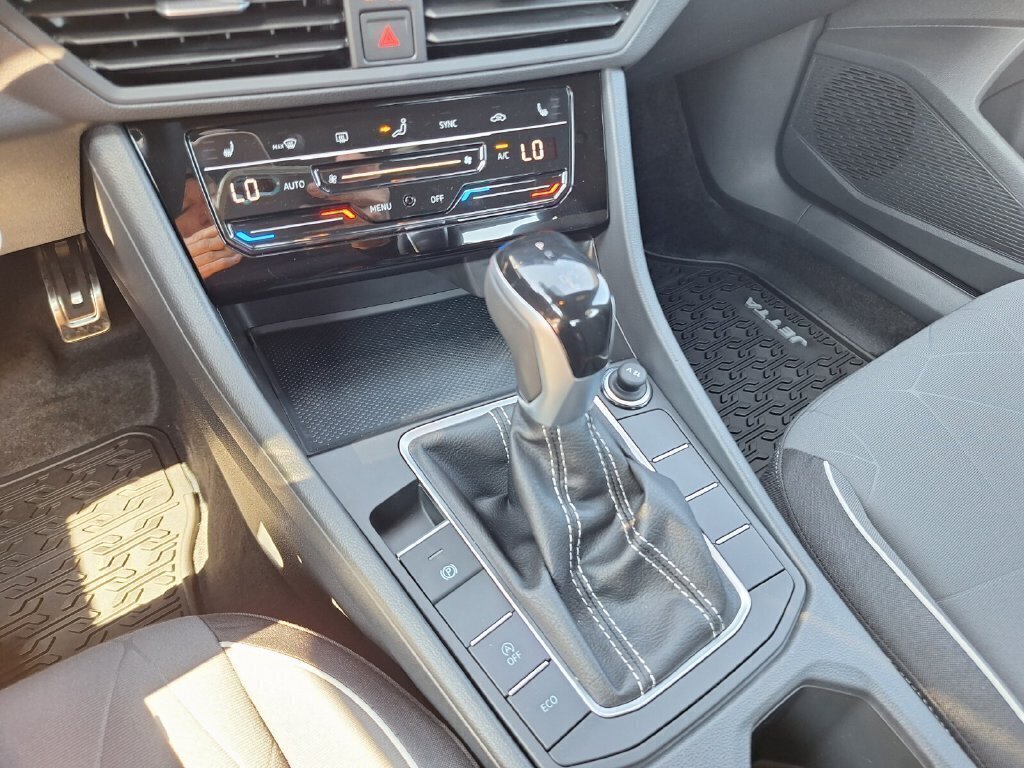 Used 2026 Volkswagen Jetta Sport FWD image 13