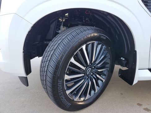 Certified 2025 Nissan Armada Platinum Reserve image 34