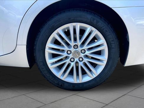 Used 2014 Lexus ES 350 w/ Luxury Package FWD image 10