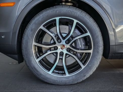 New 2026 Porsche Cayenne E-Hybrid AWD/4WD image 11