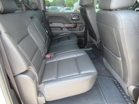 Used 2019 GMC Sierra 2500 SLT w/ Duramax Plus Package AWD/4WD image 19