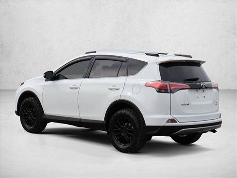 Used 2018 Toyota RAV4 SE w/ Power Extra Value Package AWD/4WD image 9