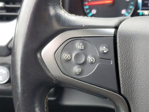 Used 2019 Chevrolet Suburban LT image 13