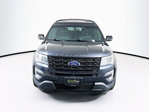 Used 2017 Ford Explorer Sport w/ Equipment Group 401A AWD/4WD image 2