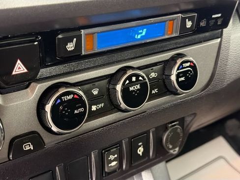 Used 2017 Toyota Tacoma TRD Off-Road AWD/4WD image 16