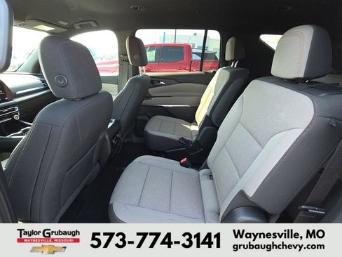 Used 2026 Chevrolet Traverse LT w/ Driver Confidence Package FWD image 28