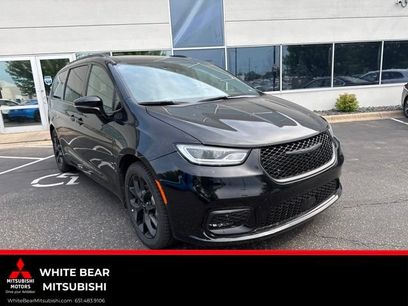 Used 2025 Chrysler Pacifica Limited