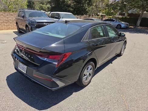 Used 2024 Hyundai Elantra SE FWD image 9
