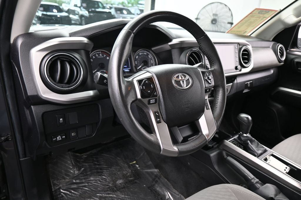 Used 2022 Toyota Tacoma SR5 w/ Technology Package RWD image 11