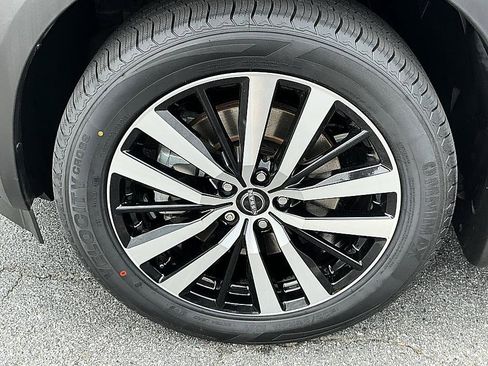 Certified 2023 Nissan Pathfinder Platinum w/ Cargo Package AWD/4WD image 7