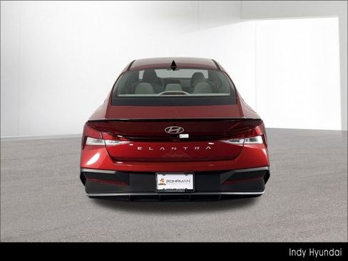 Certified 2025 Hyundai Elantra Sport FWD image 42