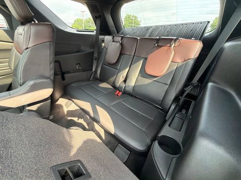 Used 2023 Ford Explorer Platinum w/ Technology Package AWD/4WD image 28