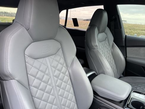 Used 2024 Audi SQ8 Premium Plus image 35