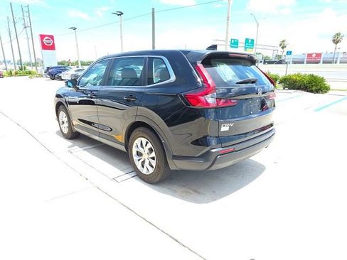 Used 2023 Honda CR-V LX image 6