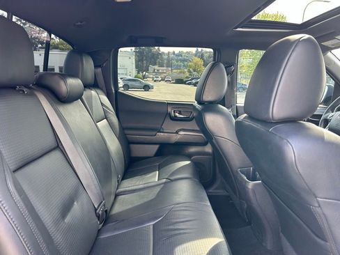 Certified 2019 Toyota Tacoma TRD Off-Road w/ TRD Premium Off Road Package AWD/4WD image 14