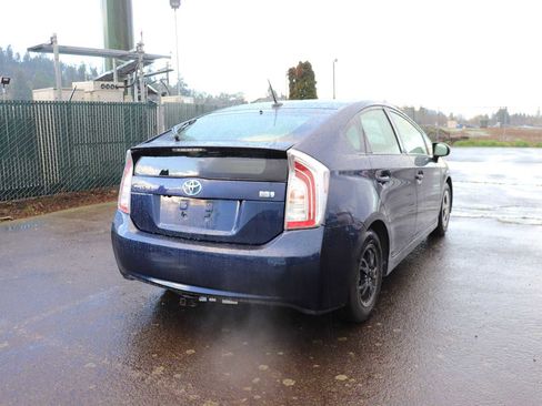 Used 2015 Toyota Prius Four image 5