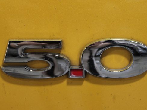 Used 2011 Ford Mustang GT RWD image 7