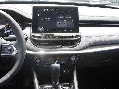 Certified 2023 Jeep Compass Latitude AWD/4WD image 16