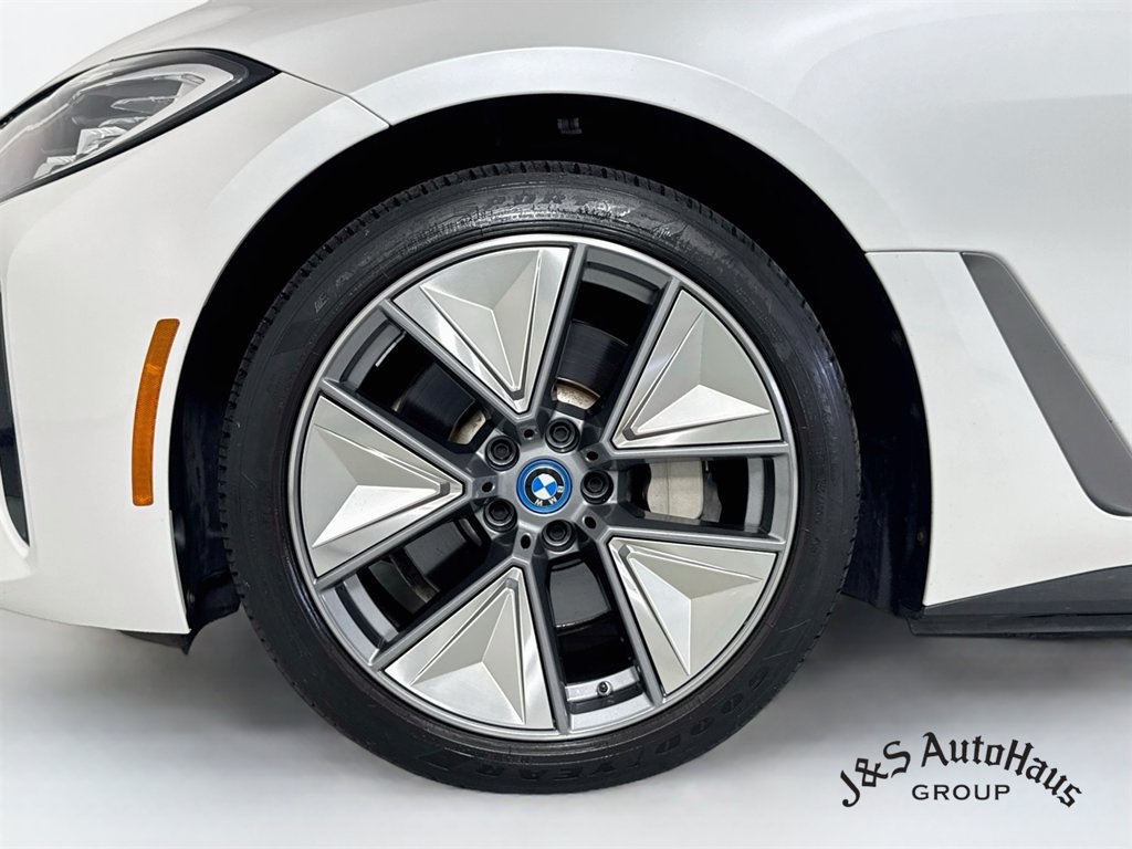 Used 2024 BMW i4 eDrive35 w/ Premium Package RWD image 39